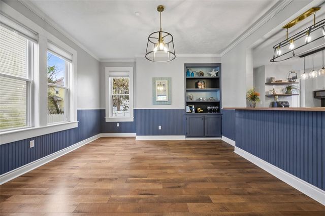 10 Hawthorne Ave, Crafton, PA 15205