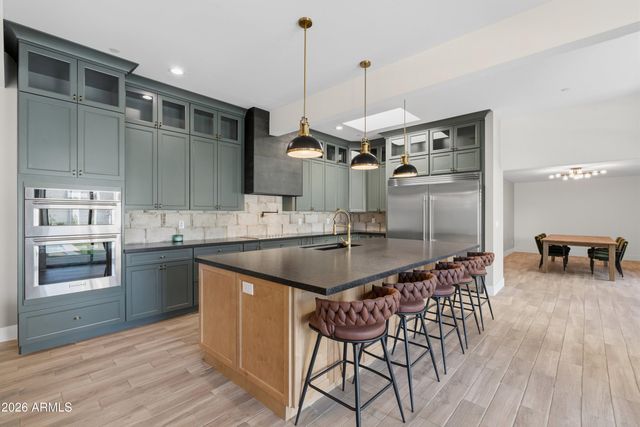 7225 E HARMONT Drive, Scottsdale, AZ 85258