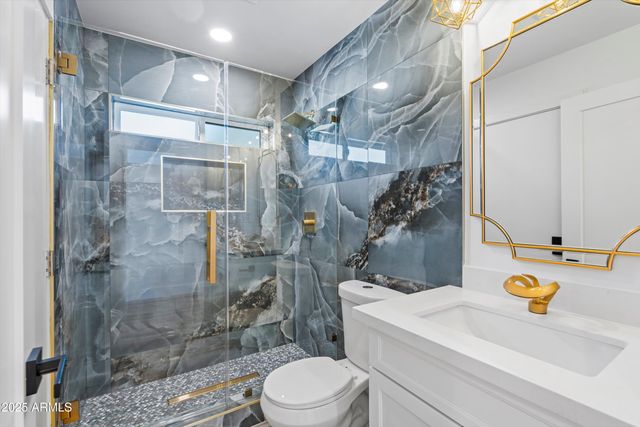7225 E HARMONT Drive, Scottsdale, AZ 85258