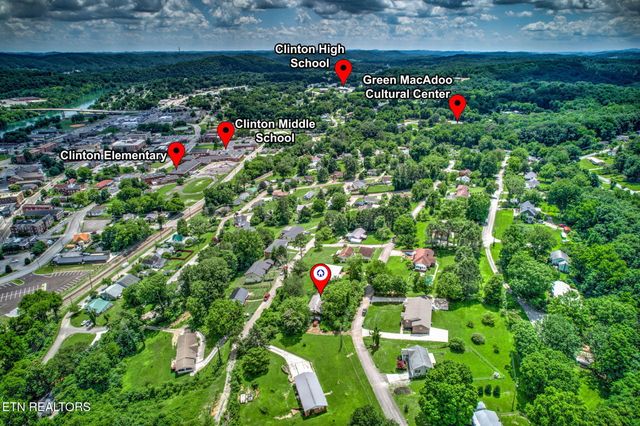 403 Hickory St, Clinton, TN 37716