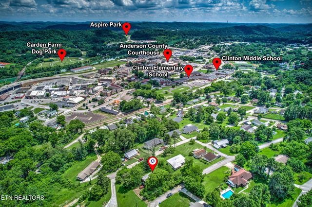 403 Hickory St, Clinton, TN 37716