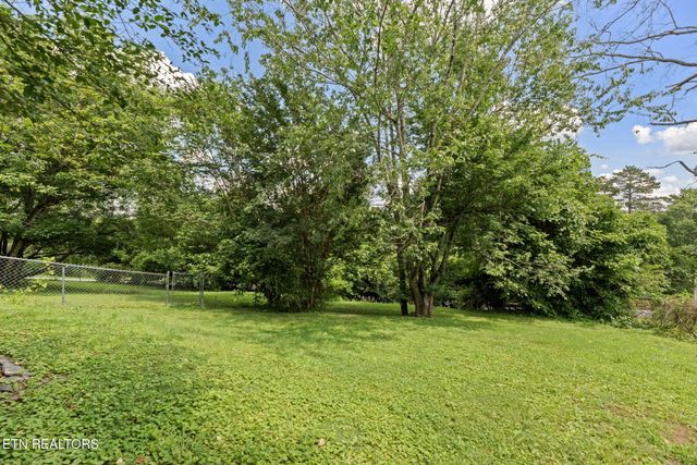 403 Hickory St, Clinton, TN 37716