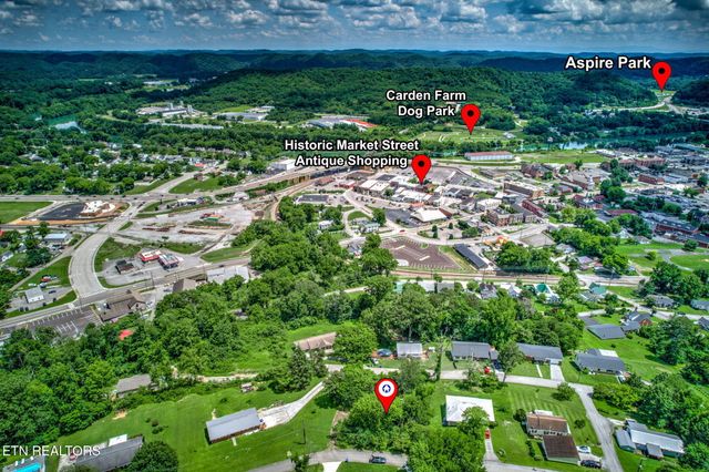 403 Hickory St, Clinton, TN 37716