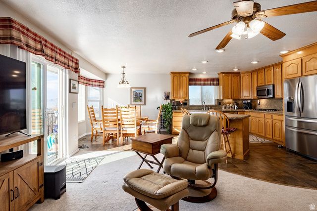 1096 E 380 N, Lindon, UT 84042