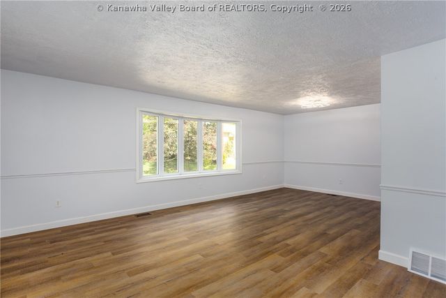 726 Lower Donally Road, Charleston, WV 25304