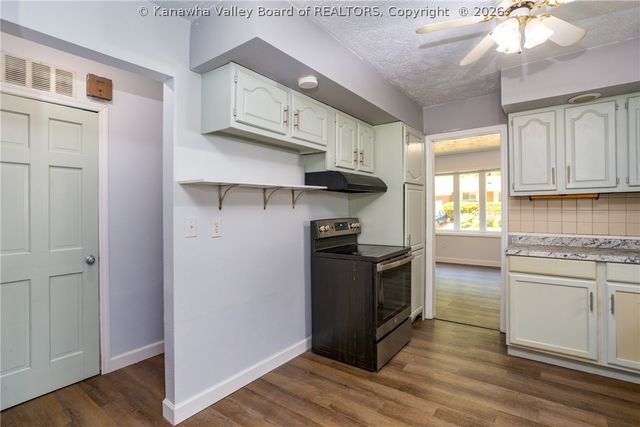726 Lower Donally Road, Charleston, WV 25304