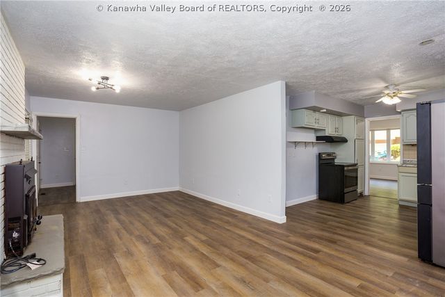 726 Lower Donally Road, Charleston, WV 25304