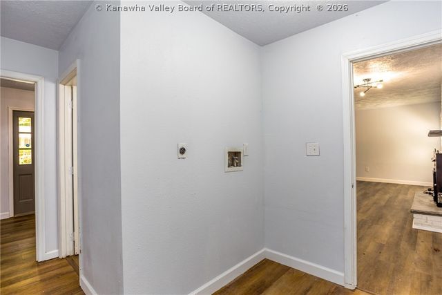 726 Lower Donally Road, Charleston, WV 25304
