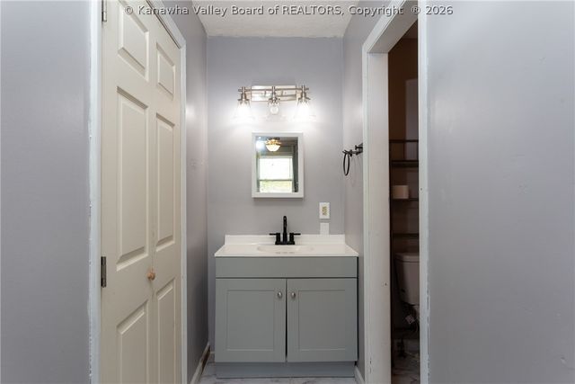 726 Lower Donally Road, Charleston, WV 25304