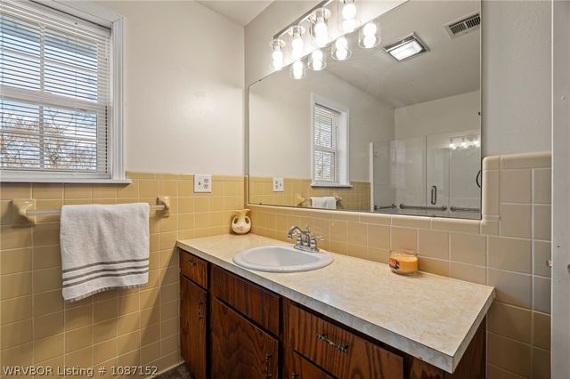 3009 Honeysuckle Drive, Sallisaw, OK 74955