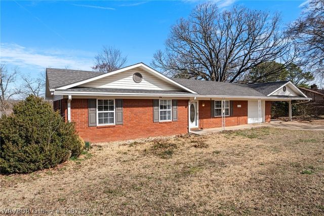 3009 Honeysuckle Drive, Sallisaw, OK 74955