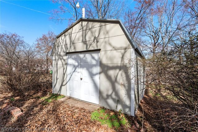 3009 Honeysuckle Drive, Sallisaw, OK 74955