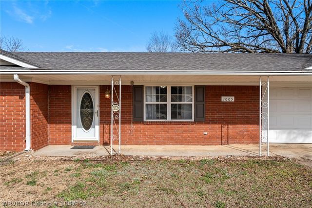 3009 Honeysuckle Drive, Sallisaw, OK 74955