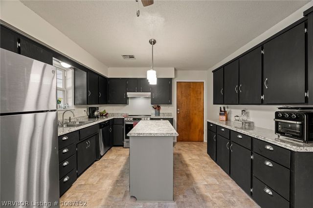 3009 Honeysuckle Drive, Sallisaw, OK 74955