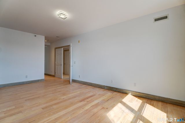 343 Beach Street APT 202, West Haven, CT 06516