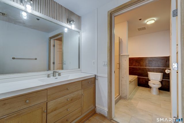 343 Beach Street APT 202, West Haven, CT 06516