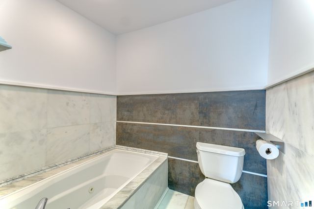 343 Beach Street APT 202, West Haven, CT 06516