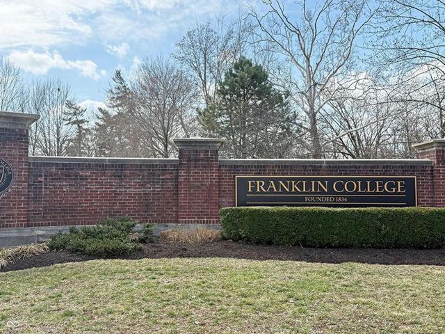 1118 Fairmount Drive, Franklin, IN 46131