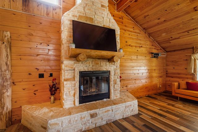 508 Hubert Cryer Road, Zavalla, TX 75980