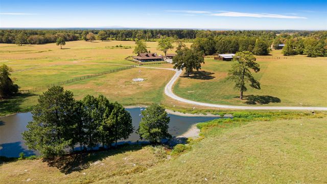 508 Hubert Cryer Road, Zavalla, TX 75980