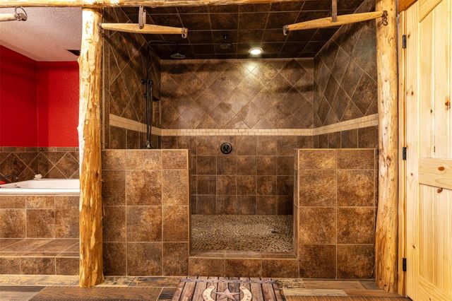 508 Hubert Cryer Road, Zavalla, TX 75980