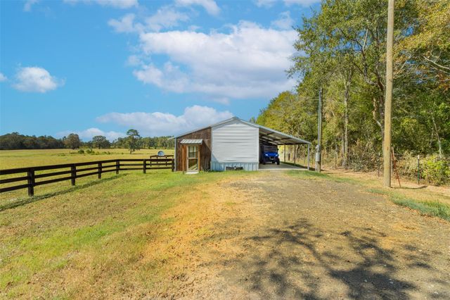 508 Hubert Cryer Road, Zavalla, TX 75980