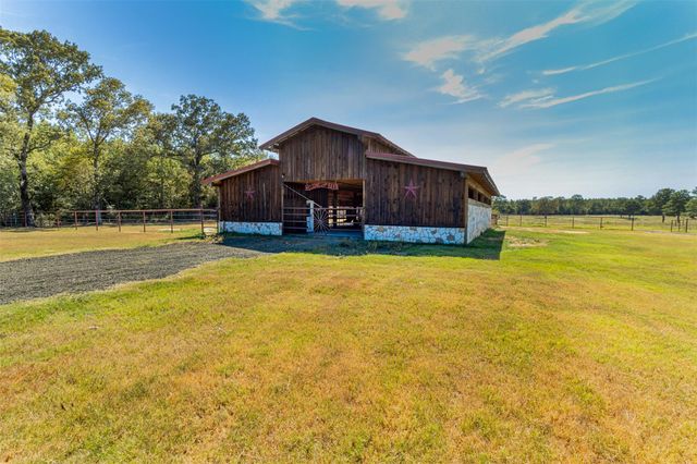 508 Hubert Cryer Road, Zavalla, TX 75980