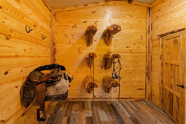 508 Hubert Cryer Road, Zavalla, TX 75980