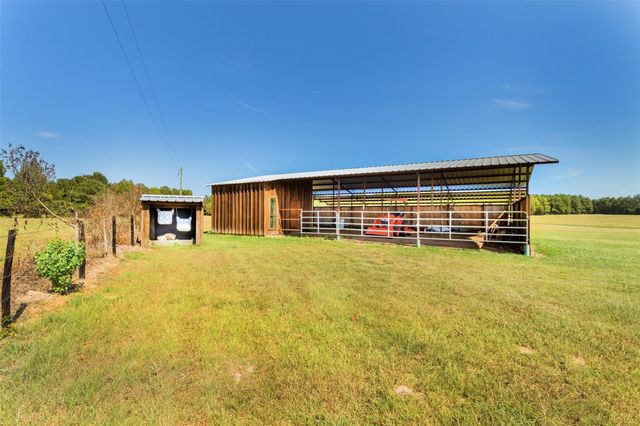 508 Hubert Cryer Road, Zavalla, TX 75980