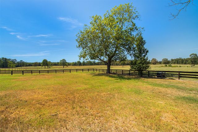 508 Hubert Cryer Road, Zavalla, TX 75980