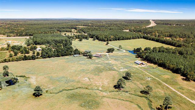 508 Hubert Cryer Road, Zavalla, TX 75980
