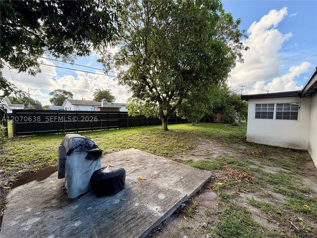 18711 NW 24th Ave, Miami Gardens, FL 33056