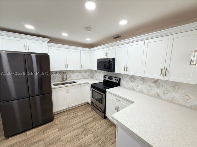 18711 NW 24th Ave, Miami Gardens, FL 33056