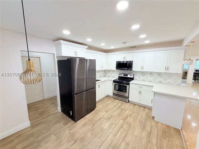 18711 NW 24th Ave, Miami Gardens, FL 33056
