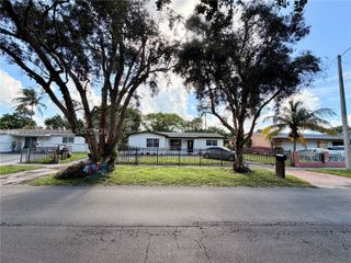 18711 NW 24th Ave, Miami Gardens, FL 33056