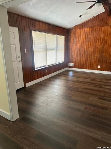 462 Hialeah, San Antonio, TX 78218