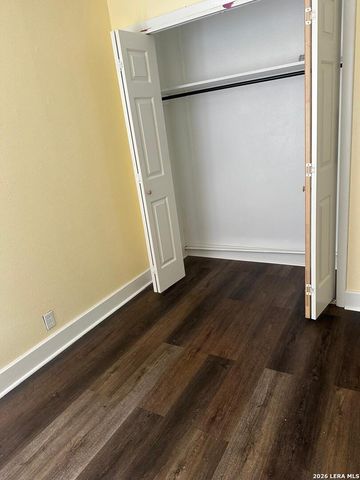 462 Hialeah, San Antonio, TX 78218