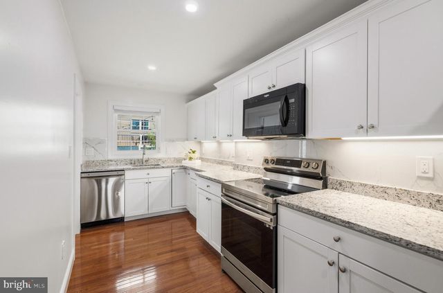 6634 HARRIETT ST, Falls Church, VA 22042