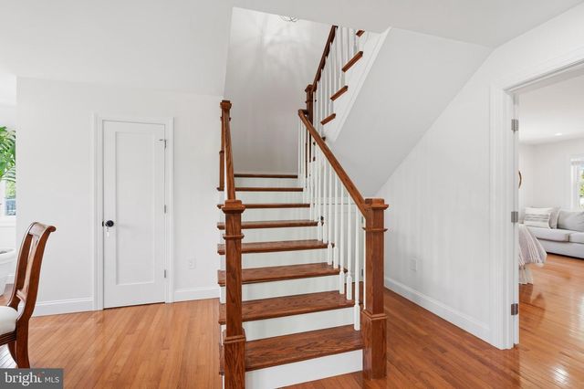 6634 HARRIETT ST, Falls Church, VA 22042