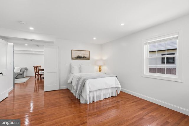 6634 HARRIETT ST, Falls Church, VA 22042