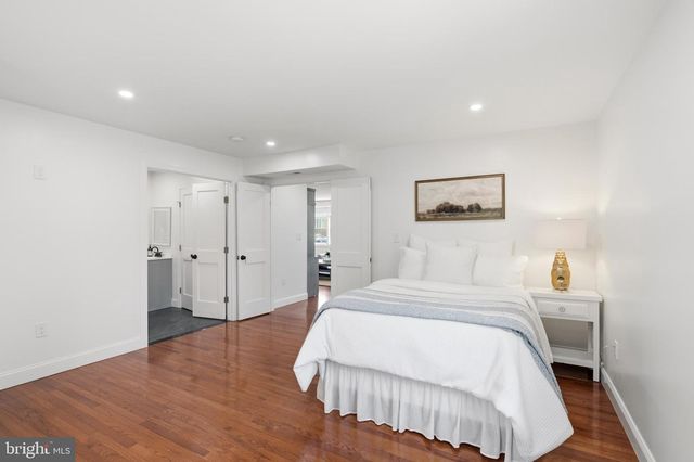 6634 HARRIETT ST, Falls Church, VA 22042