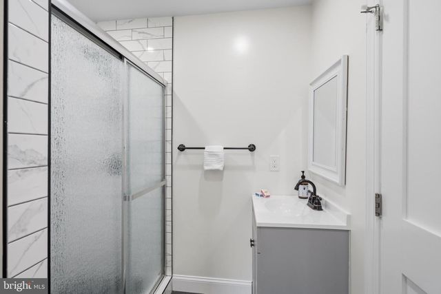 6634 HARRIETT ST, Falls Church, VA 22042