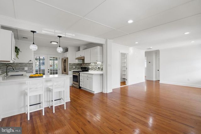 6634 HARRIETT ST, Falls Church, VA 22042