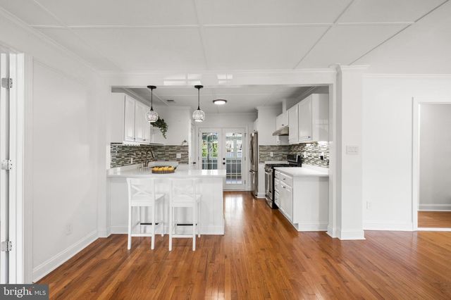6634 HARRIETT ST, Falls Church, VA 22042