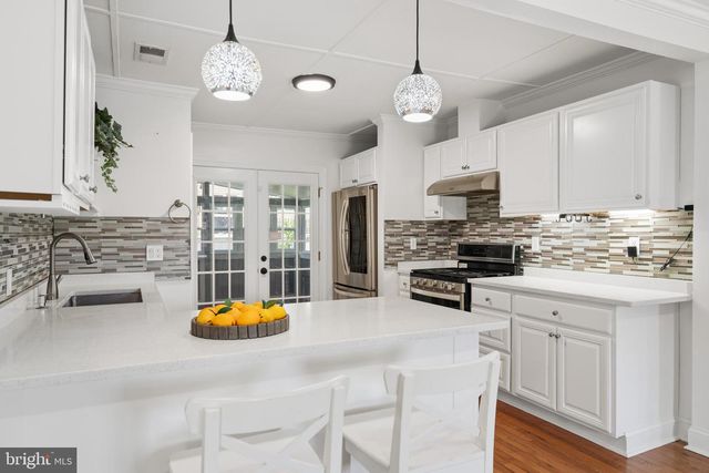 6634 HARRIETT ST, Falls Church, VA 22042