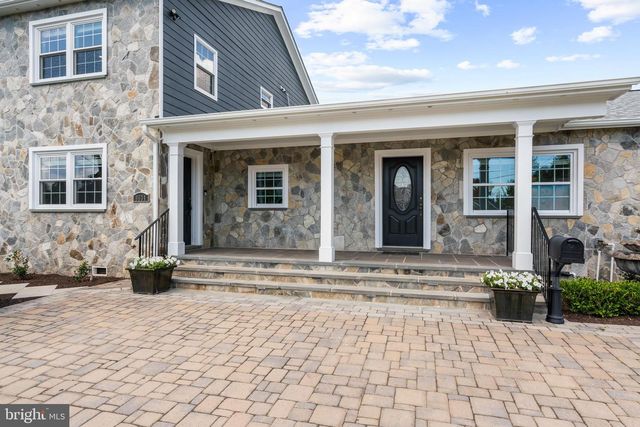 6634 HARRIETT ST, Falls Church, VA 22042