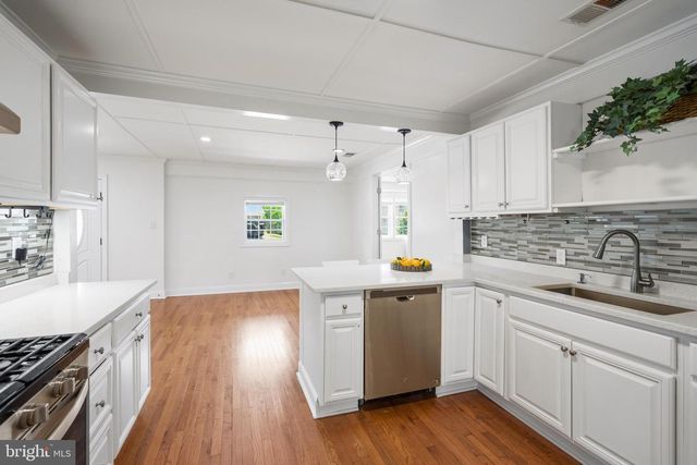 6634 HARRIETT ST, Falls Church, VA 22042