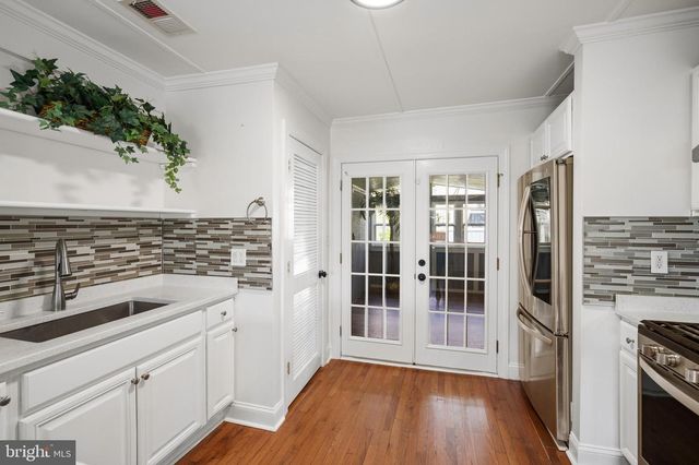 6634 HARRIETT ST, Falls Church, VA 22042