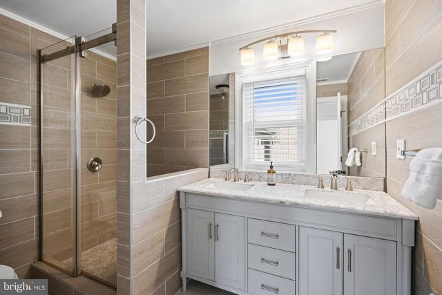 6634 HARRIETT ST, Falls Church, VA 22042