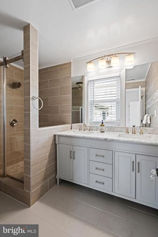 6634 HARRIETT ST, Falls Church, VA 22042